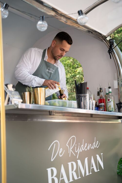 images/de-rijdende-barman%204.jpg#joomlaImage://local-images/de-rijdende-barman 4.jpg?width=500&height=750