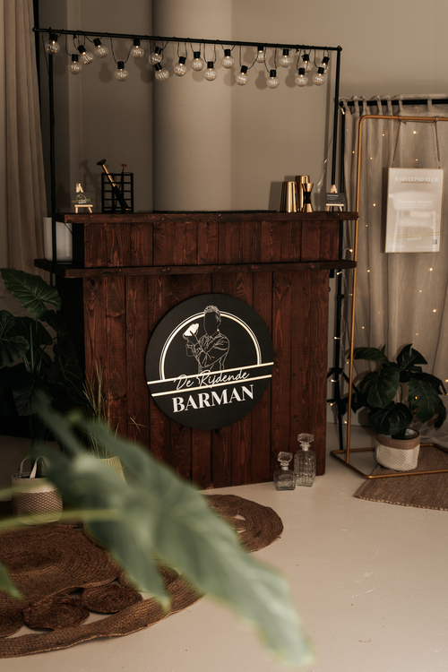 images/de-rijdende-barman%206.jpg#joomlaImage://local-images/de-rijdende-barman 6.jpg?width=500&height=750