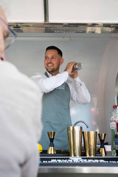 images/de-rijdende-barman%208.jpg#joomlaImage://local-images/de-rijdende-barman 8.jpg?width=500&height=750