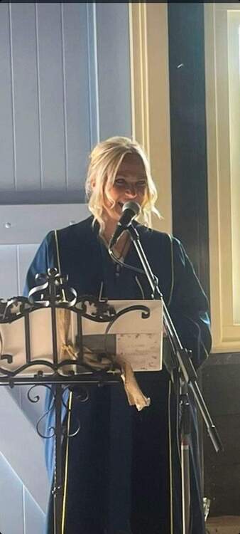 images/janine-bakker-ceremonie-by-janine%206.jpg#joomlaImage://local-images/janine-bakker-ceremonie-by-janine 6.jpg?width=338&height=750