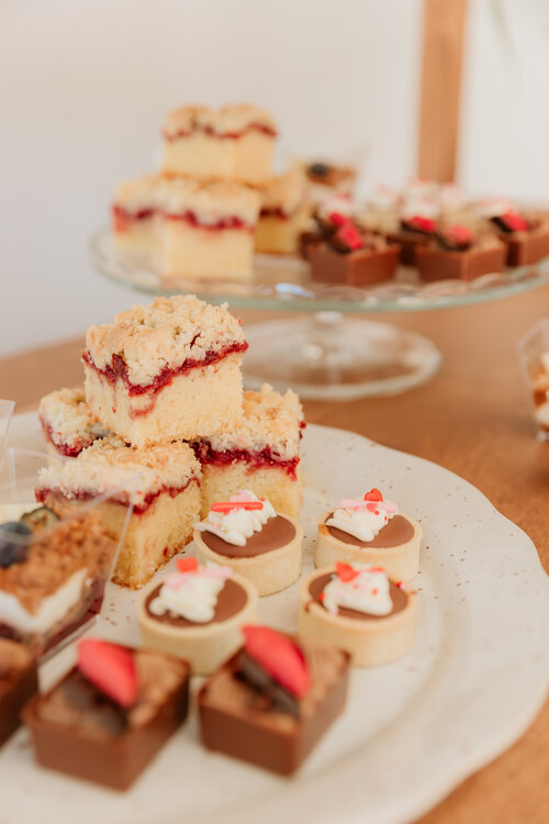 images/lauras-sweats-and-treats%203.jpg#joomlaImage://local-images/lauras-sweats-and-treats 3.jpg?width=500&height=750