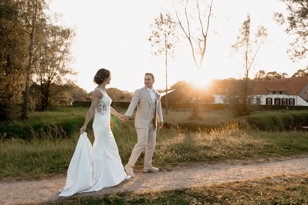 images/nathalie-fotografie-trouwfotograaf-limburg%209.jpg#joomlaImage://local-images/nathalie-fotografie-trouwfotograaf-limburg 9.jpg?width=1080&height=720