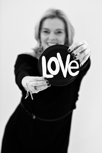 images/yildez-trouwt-yildeztrouwt-babs-ceremoniespreker%202.jpg#joomlaImage://local-images/yildez-trouwt-yildeztrouwt-babs-ceremoniespreker 2.jpg?width=426&height=640